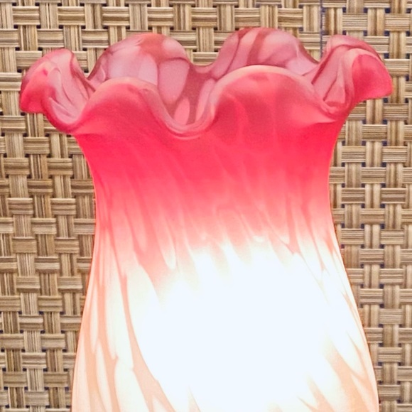 SOLD🌟HP🌟VTG 1990 Bronze Cherub Art Glass Memory Lamp - Picture 3 of 12